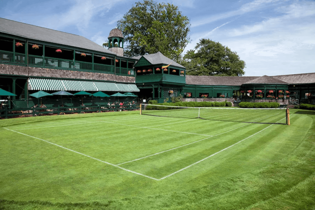 7 spectacular tennis courts around the world