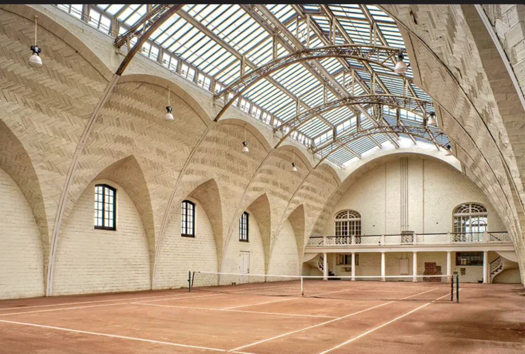 7 spectacular tennis courts around the world