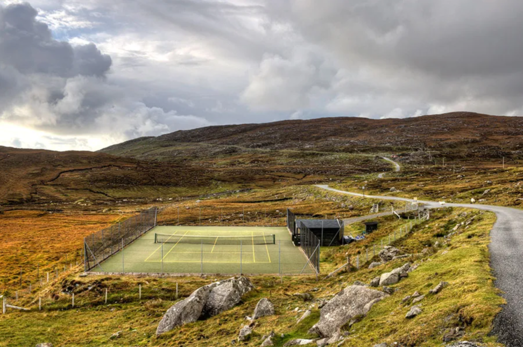 7 spectacular tennis courts around the world