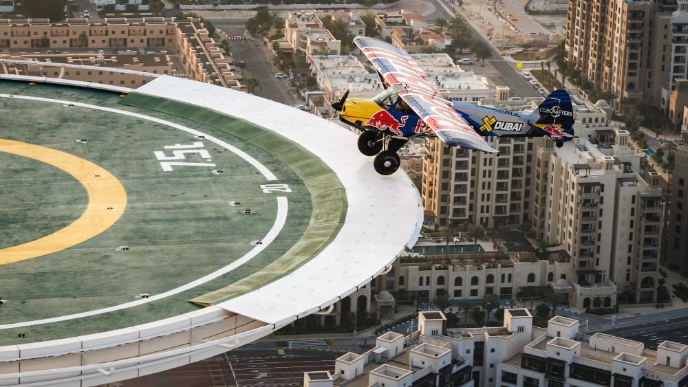 RedBull Plane lands on the Top of Burj Al Arab