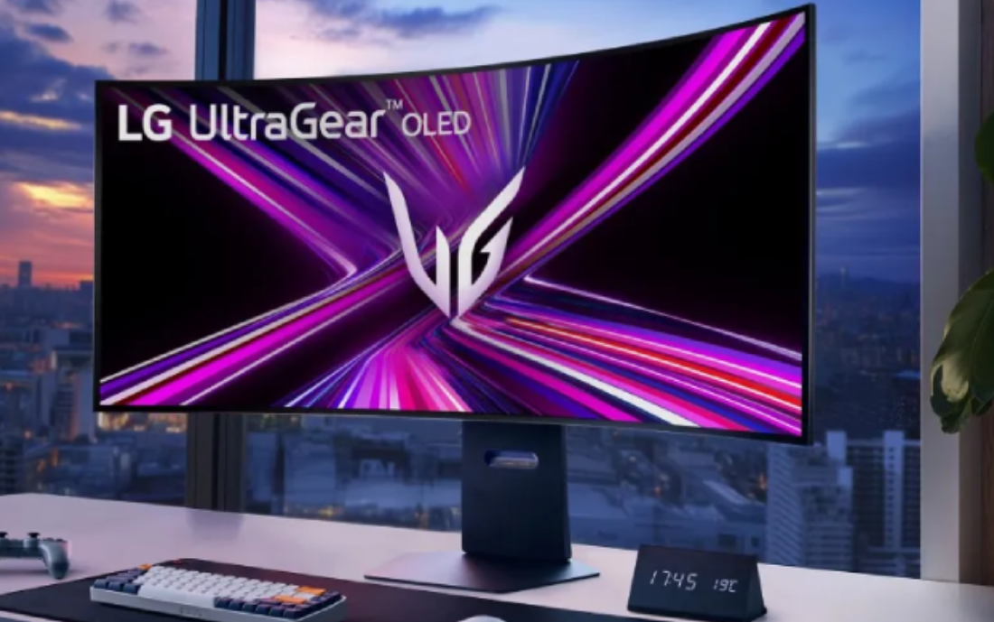 LG Unveils the World’s First Bendable Gaming Monitor