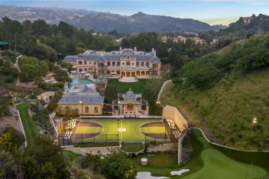 A Look Inside Mark Wahlberg’s $55 Million Mansion That He Recently Sold