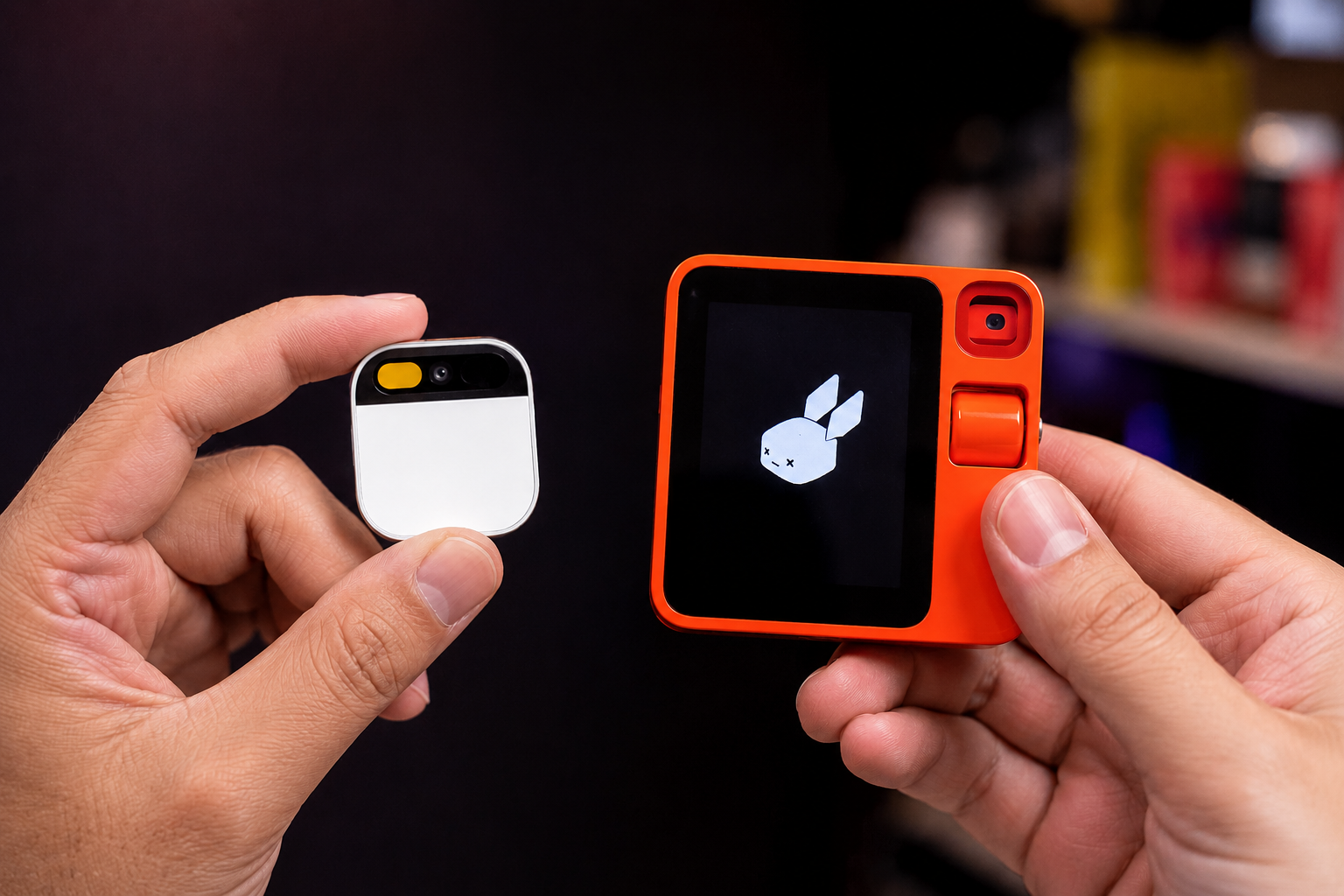 Humane AI Pin vs Rabbit R1 wearable